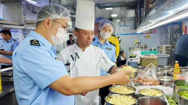 开云体育淄博高新区：餐厅随机查共筑文明餐桌新风尚(图1)