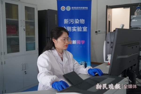 世界海洋日丨探秘高校创新实验室：海洋入kaiyun体育网页版侵物种竟影响餐桌地球净土也积聚新污染物(图4)