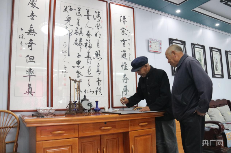 甘肃通渭：山上搬川间安居又安心(图1)