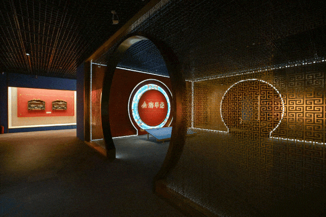 kaiyun体育网页版【2元的快乐】往返浦东浦西串起上海市区著名景点！上海这条“90后”隧道公交线您乘坐过吗？(图5)