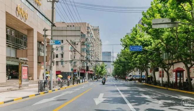 kaiyun体育网页版【2元的快乐】往返浦东浦西串起上海市区著名景点！上海这条“90后”隧道公交线您乘坐过吗？(图8)