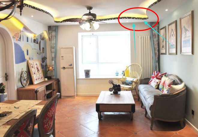 媳妇硬要做“曲线吊顶”！全房复古家具茶几带轮子！谁见过？(图3)