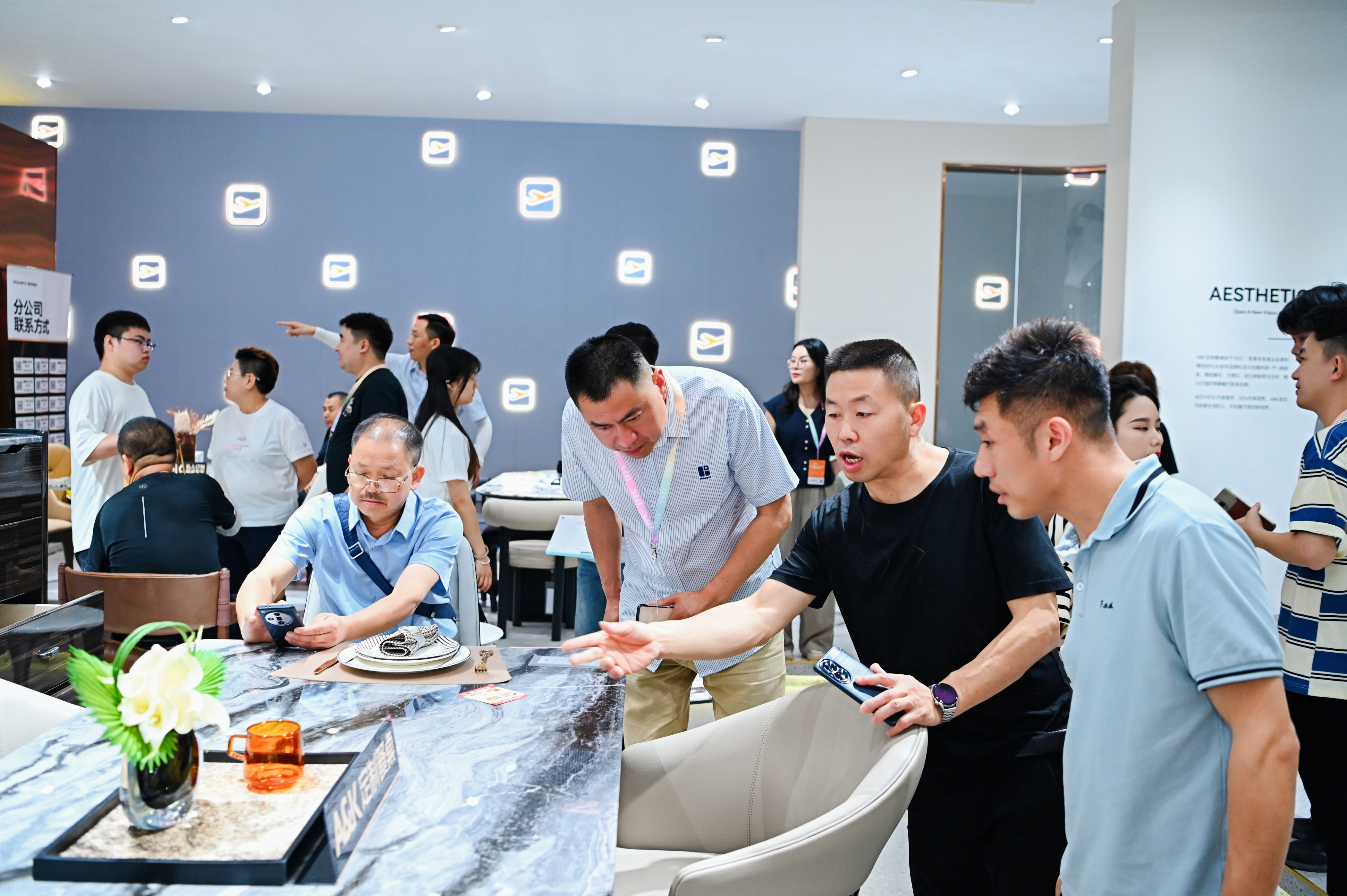 成都家具展：头部企业当“引擎”提振全产业链(图3)