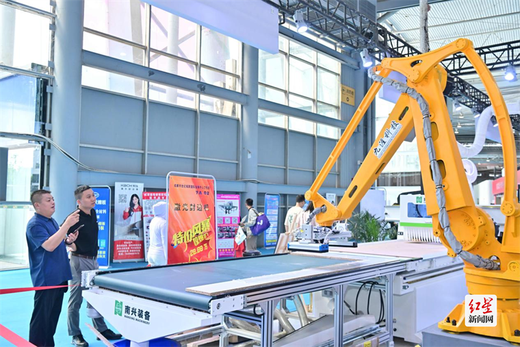 kaiyun体育全站成都家具展展示成都家居全产业链新风采(图3)