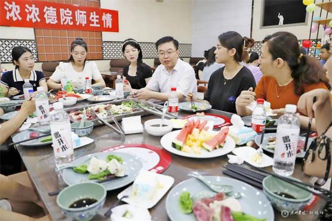 德州学院12万个“上车饺子”为2024届毕业生送行(图4)