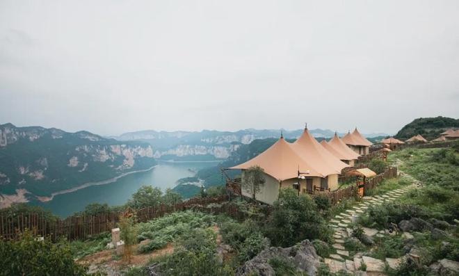 不想卷了！就来贵州来场chill露营轻松实现“随地大小躺”kaiyun体育全站(图1)