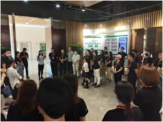 启航大家居！兔宝宝全屋定制南京柏圣家居团队到总部游学参观(图2)