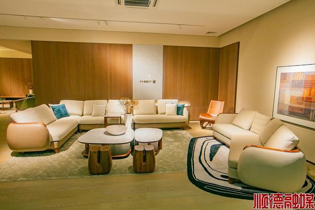 开云体育“顺德家具”即将亮相法国卢浮宫释放出怎样的信号？｜产经观察(图4)