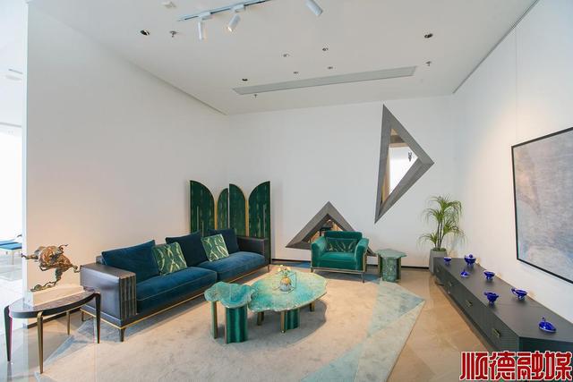 开云体育“顺德家具”即将亮相法国卢浮宫释放出怎样的信号？｜产经观察(图5)