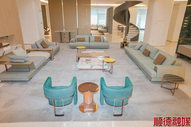 开云体育“顺德家具”即将亮相法国卢浮宫释放出怎样的信号？｜产经观察(图2)