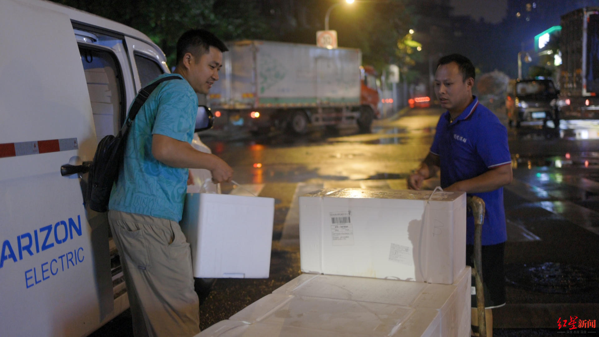 温哥华→成都！珍宝蟹22小时洲际穿越端上成都人餐桌(图6)