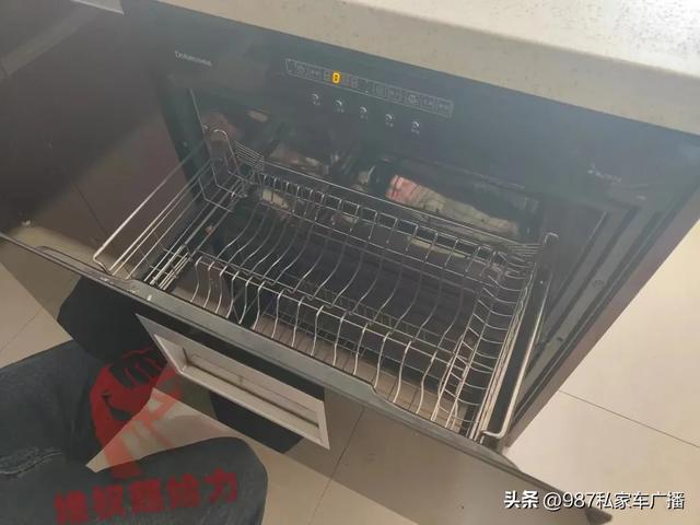 开云体育事发福州一小区！一家人与房东大吵！(图8)