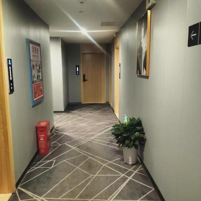 2786元㎡郴州嘉禾在营便开云体育捷酒店拍卖(图3)