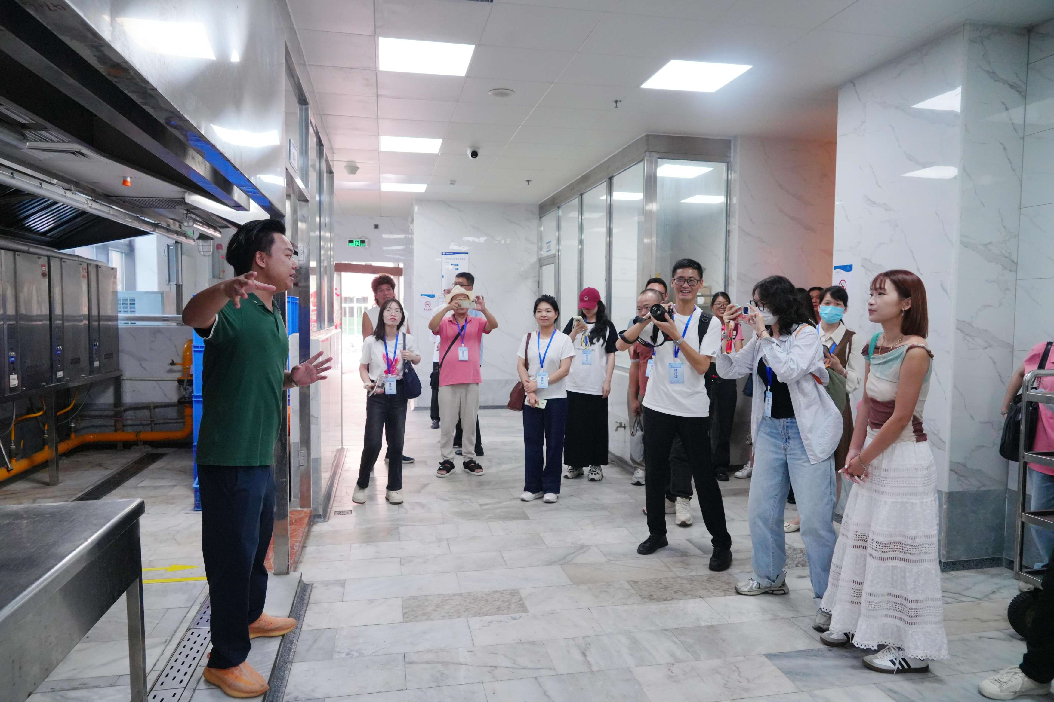 kaiyun体育网页版正式​启动！媒体大V走基层助力佛山品牌“火出圈”(图4)