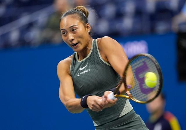 2024年美网女单14决赛：郑钦文0-1萨巴伦卡开云体育(图1)