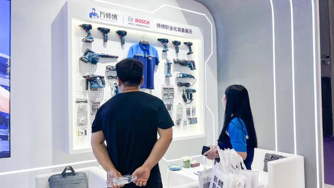 开云体育打造行业标杆万师傅出席第54届中国（上海）国际家具博览会(图2)