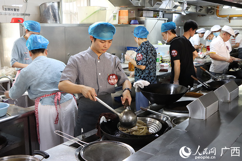 药膳美食上餐桌舌尖上的养生新风尚(图4)