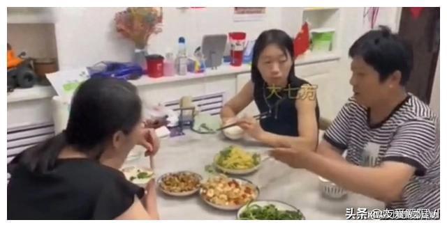 挑理婆婆遇上霸气媳妇4盘菜倒扣在餐桌上你可以不吃啊!(图1)