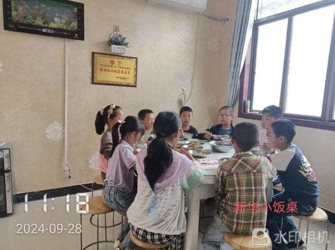 项目汇报｜康蕾计划关爱留守儿童健康成长项目新华村妈妈爱心小饭桌慈善点开云体育(图1)