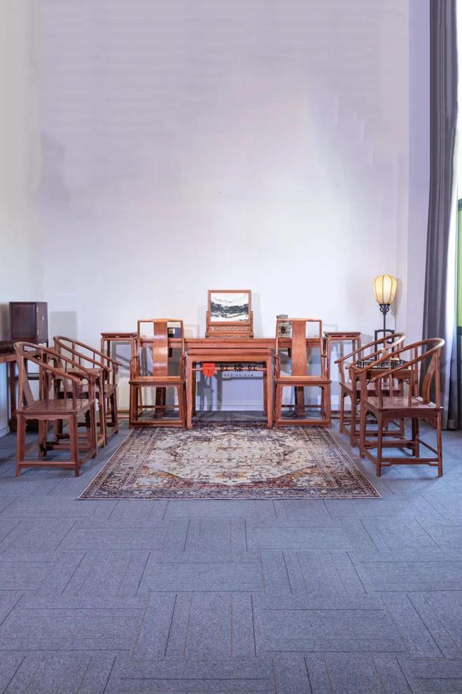 中堂史上最为庄严神圣的家具。(图5)