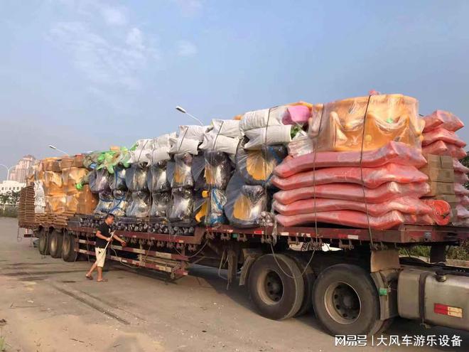 最新款幼儿园多功能家具(图1)