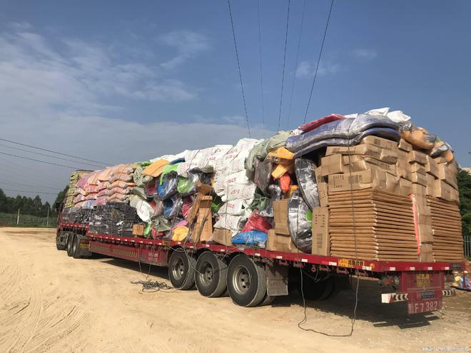 最新款幼儿园多功能家具(图2)