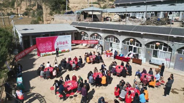 泰康HWP举办“幸福餐桌”敬老公益活动(图1)