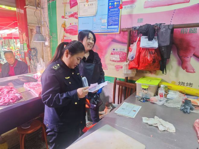 kaiyun体育全站义马市泰山路街道办事处：守护食品安全保障餐桌“放心肉”(图1)