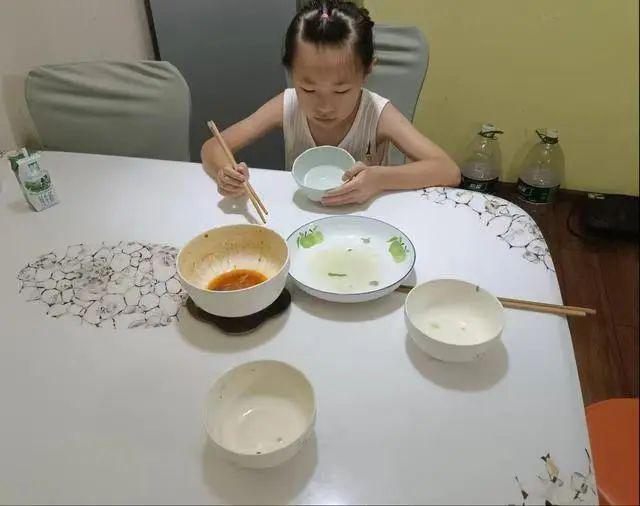 亲邻之家引领“光盘行动”新风尚文明kaiyun体育网页版餐桌新时尚(图1)