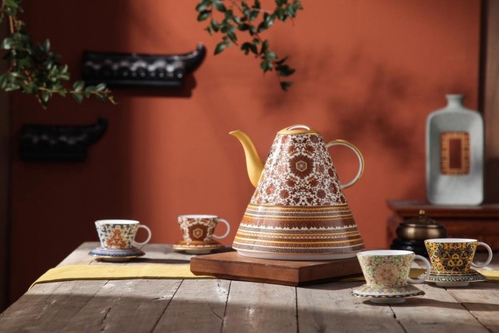 kaiyun体育网页版精致餐具营造生活美学上海尚品家居展礼赞餐厨艺术之美(图3)