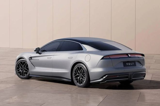 聚观早报仰望U7电池细节；一加13指纹识别细节(图1)