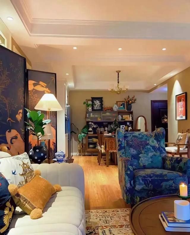 北京一70多岁老人的家火了!装修那叫一个高级客厅家具成亮点(图3)