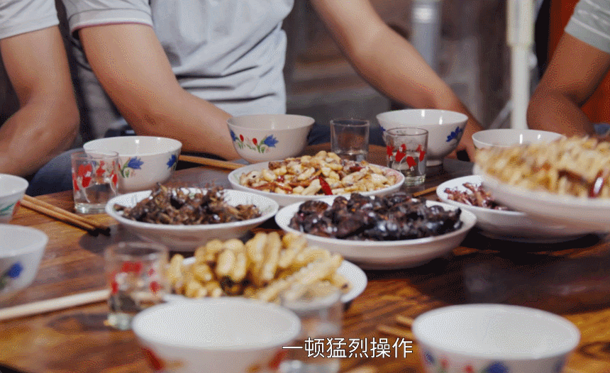 开屏策划｜云南人的餐桌到底有多“野”？胆小慎点！(图5)