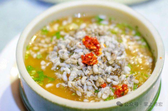 开屏策划｜云南人的餐桌到底有多“野”？胆小慎点！(图15)