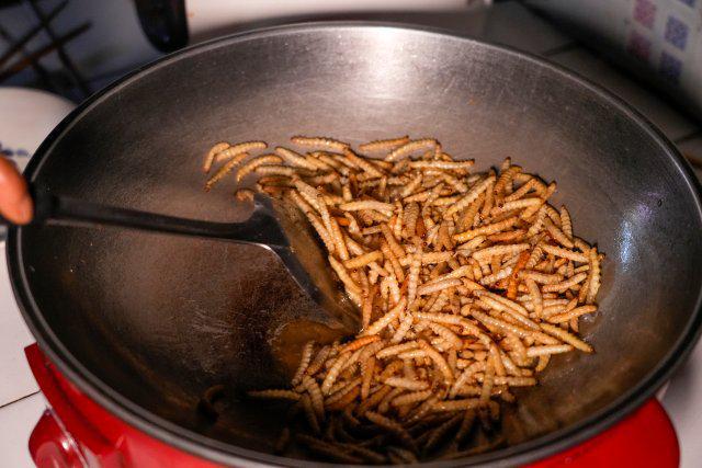 开屏策划｜云南人的餐桌到底有多“野”？胆小慎点！(图14)