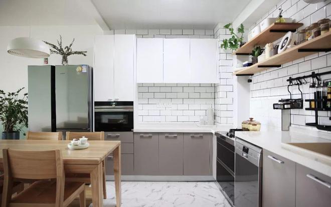 开云体育餐厅的布局也很重要适当做出调整整个空间都显得宽敞！(图5)