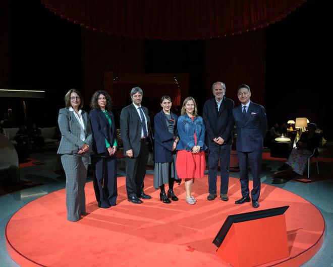 空运65件品牌家具意大利设kaiyun体育全站计奏响重返中国的华章(图1)