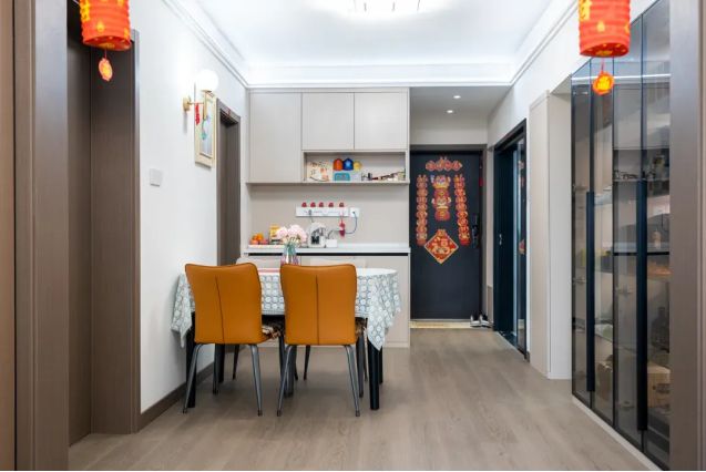 上海沪尚茗居设计师妙手回春两室变三室住下一家四口(图1)