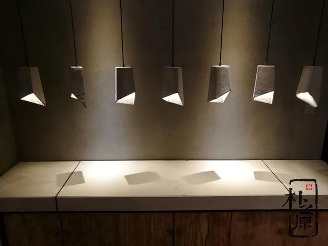 从墙面到家具：清水混凝土装饰板的多功能设计演绎(图5)