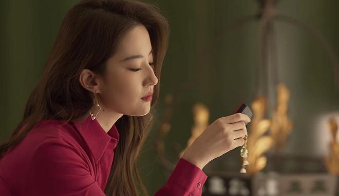 kaiyun体育全站刘亦菲成为2024年最受用户关注的娱乐明星与特朗普、普京齐名(图2)