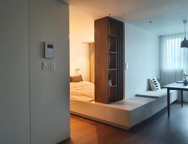 kaiyun体育网页版建议小户型业主：卧室打地台床延伸3米到客厅又是沙发又是餐椅(图4)