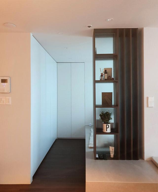 kaiyun体育网页版建议小户型业主：卧室打地台床延伸3米到客厅又是沙发又是餐椅(图5)