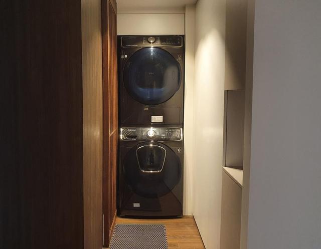 kaiyun体育网页版建议小户型业主：卧室打地台床延伸3米到客厅又是沙发又是餐椅(图11)