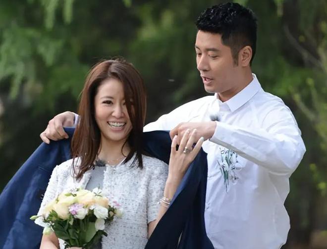 任重孙骁骁香港被拍两人带娃吃早餐画面kaiyun体育全站温馨网友赞宝宝很可爱(图3)