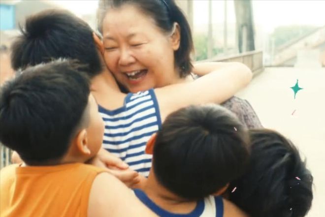 kaiyun体育网页版首播收视破3！央视年代大剧连看6集观众大赞：选角太惊艳了(图7)