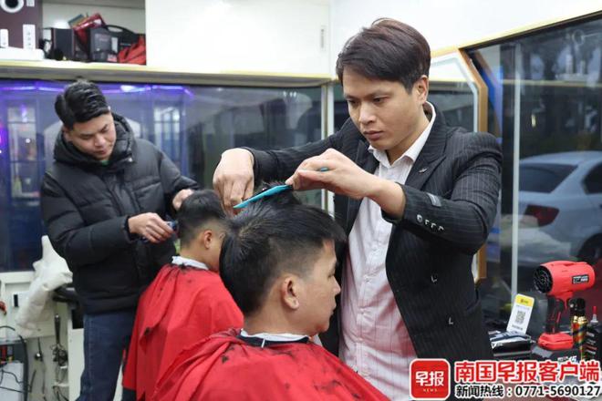 仅需10元剪发请上车！南宁这条“多巴胺”夜市街火了(图6)