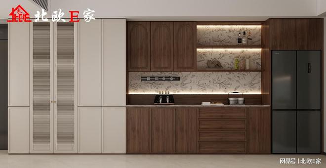 kaiyun体育全站北欧E家：150㎡黑胡桃复古风与生活交织的古雅美学(图4)