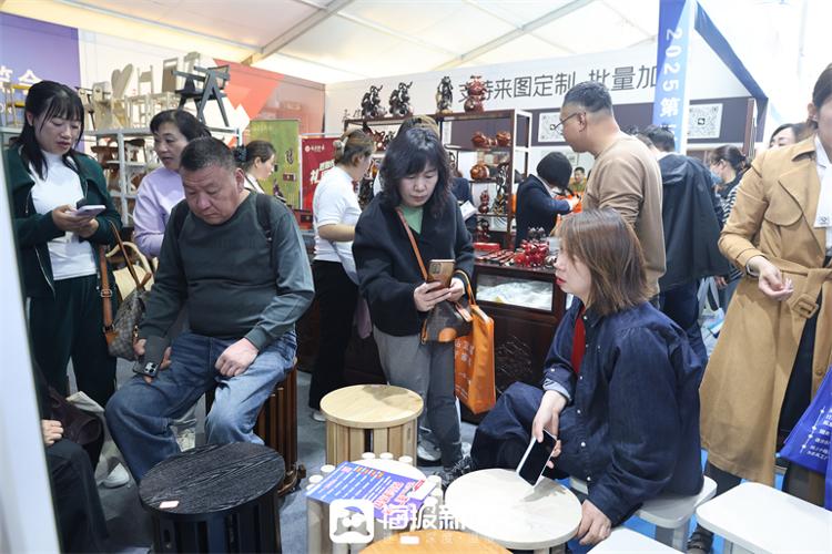 宁津县第三届家具展览会开幕三大升级赋能“宁津家具”品牌跃升_大众网(图2)