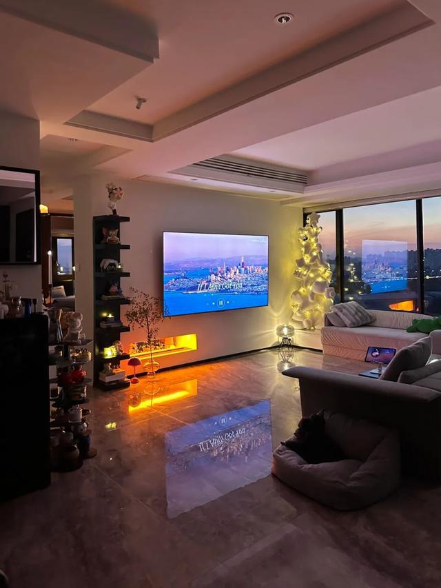 一个住了1年的家凭一个客厅就涨粉10万网友：太少见了(图4)