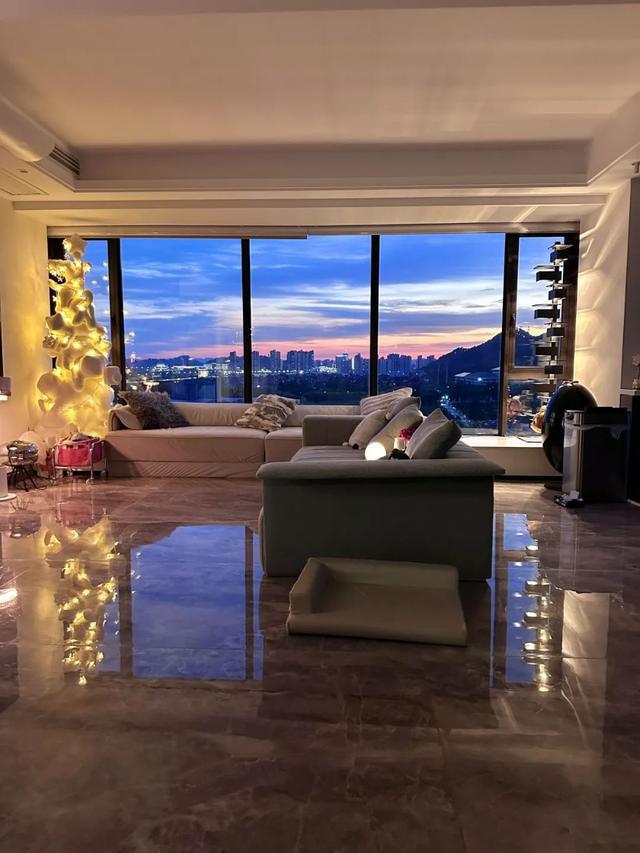 一个住了1年的家凭一个客厅就涨粉10万网友：太少见了(图5)